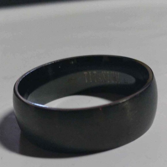 Men's Black Titanium Satin Finish Sports Ring Sz 12.5 - Picture 3 of 3